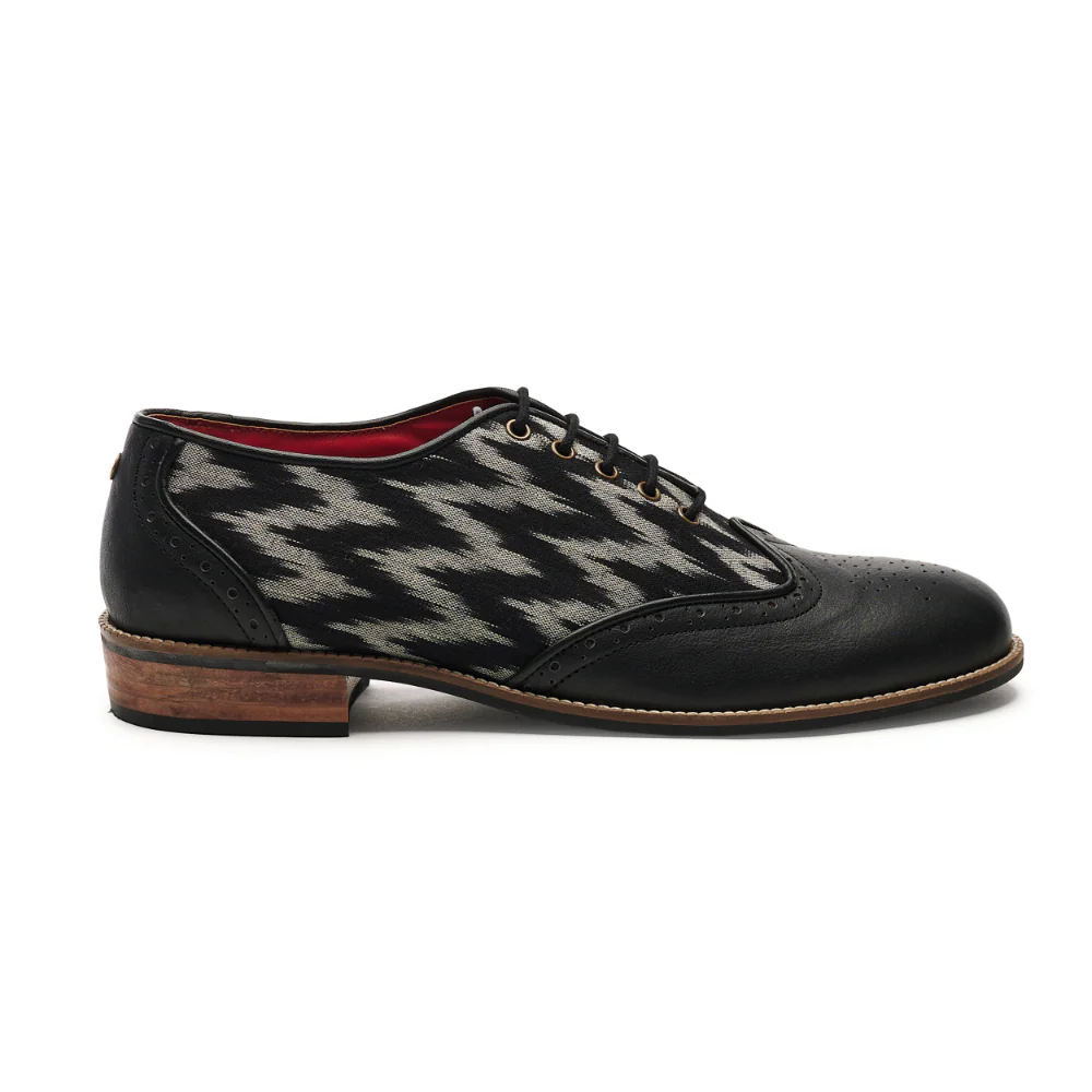Ikat Brogues Men – Coal - Image 3